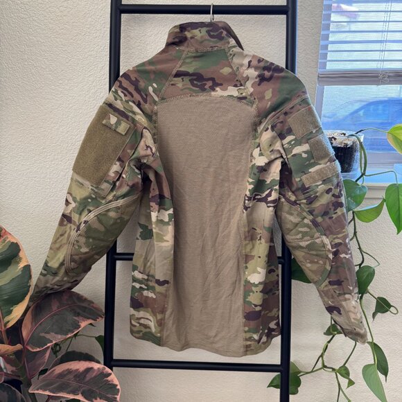 NEW Quarter Zip Combat Top — Size Small - Picture 5 of 5